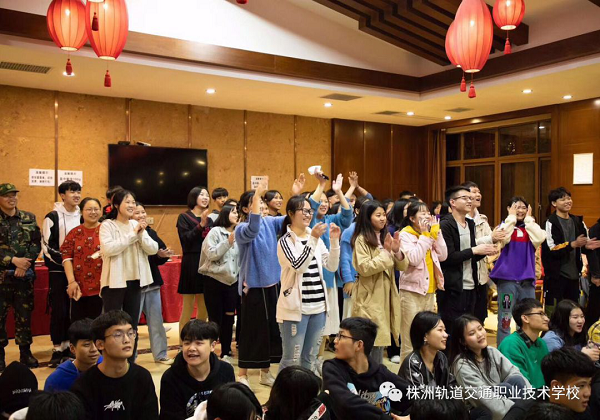畢業(yè)季||綻放夢想，青春再起航