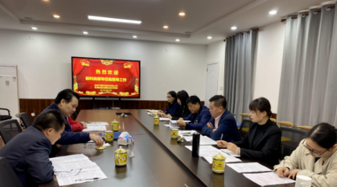 以課題研究為平臺(tái)，引領(lǐng)教師專業(yè)成長(zhǎng)